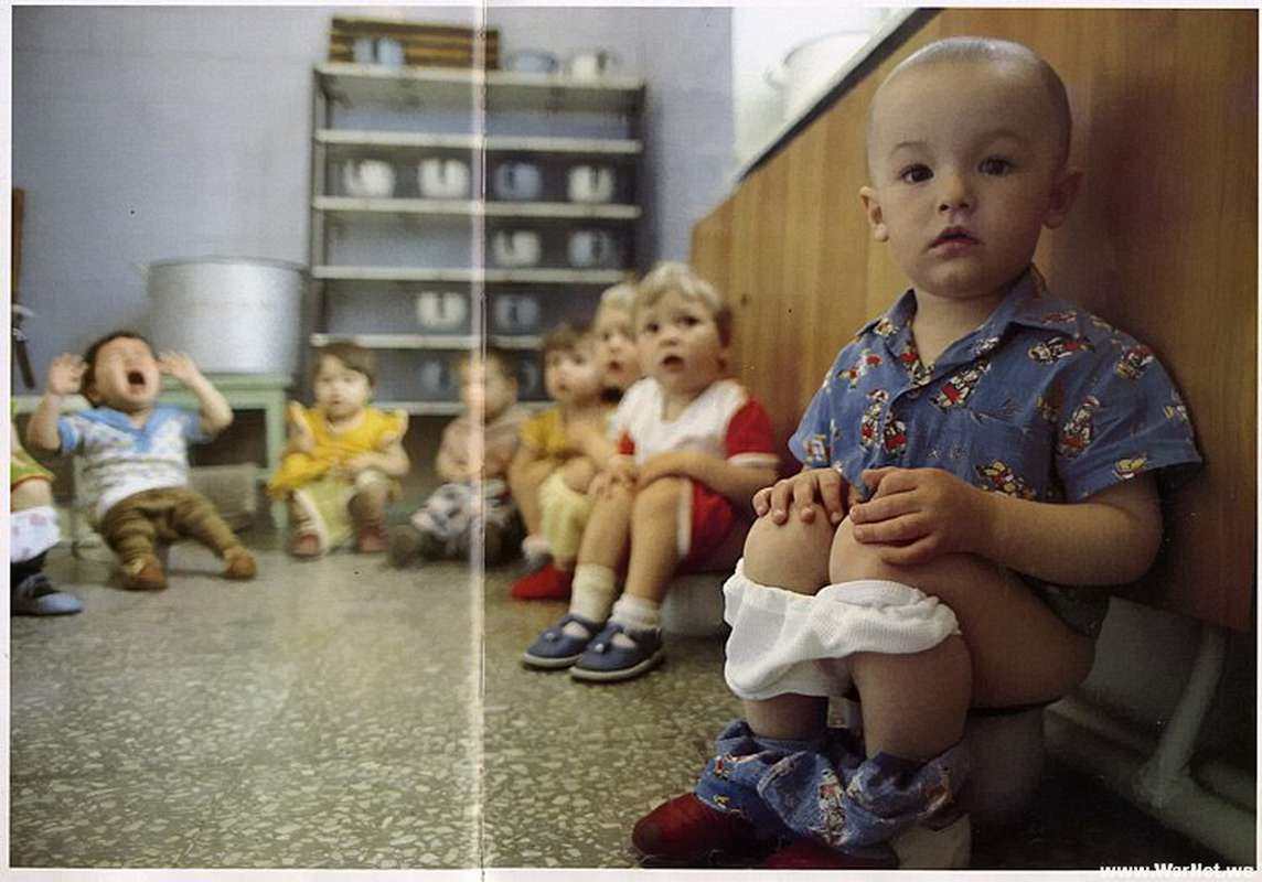 Дети на горшке в детском саду
