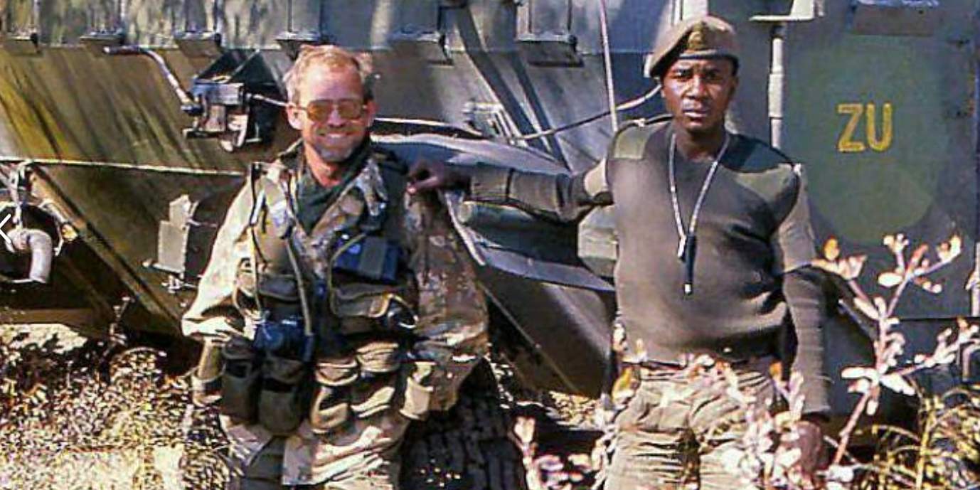 Есть ли у военного корреспондента оружие?