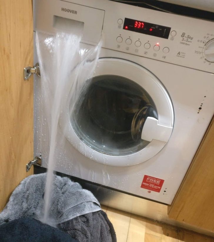 22 человека, которых мама точно в понедельник родила, иначе откуда этот вагон невезения