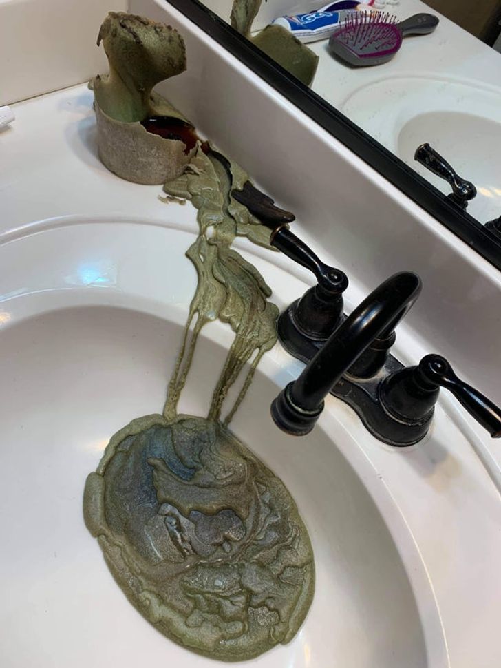 22 человека, которых мама точно в понедельник родила, иначе откуда этот вагон невезения