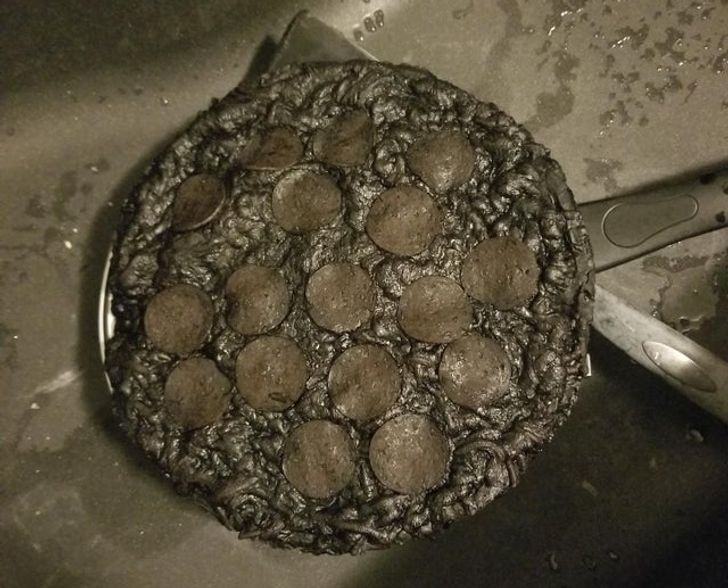 22 человека, которых мама точно в понедельник родила, иначе откуда этот вагон невезения