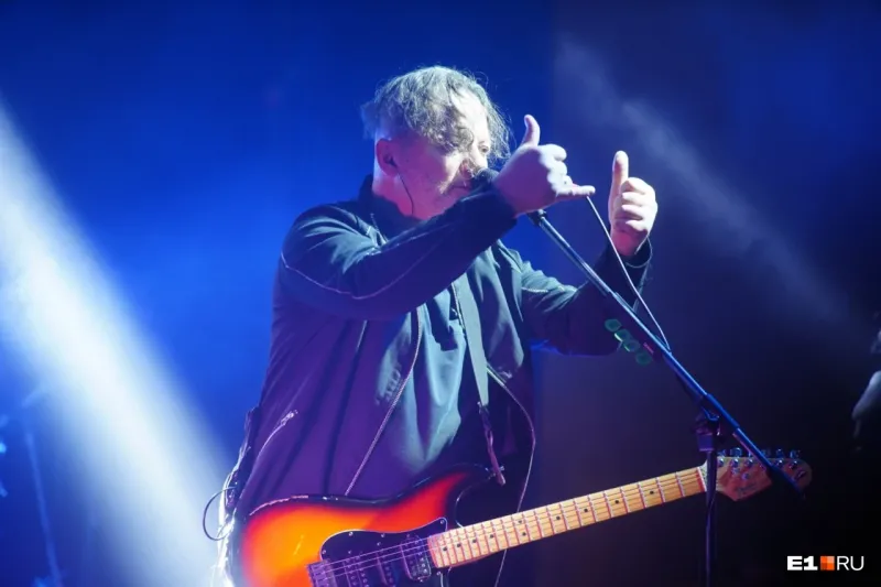 Самойлов из "Агаты Кристи" со сцены обматерил либералов, "Ельцин Центр" и представителей ЛГБТ