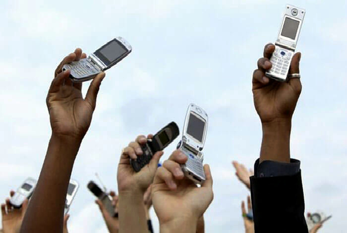 Использование телефонов для кубинцев. | Фото: Freezvon.