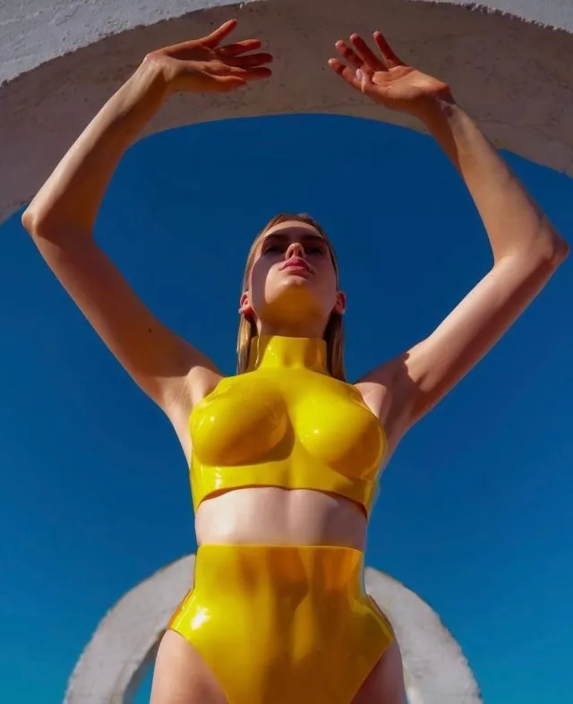 Новые женские купальники за 120 тысяч рублей