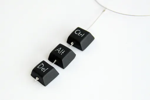 История комбинации Ctrl + Alt + Del, за которую стыдно Биллу Гейтсу: почему для нее нет одной клавиши?