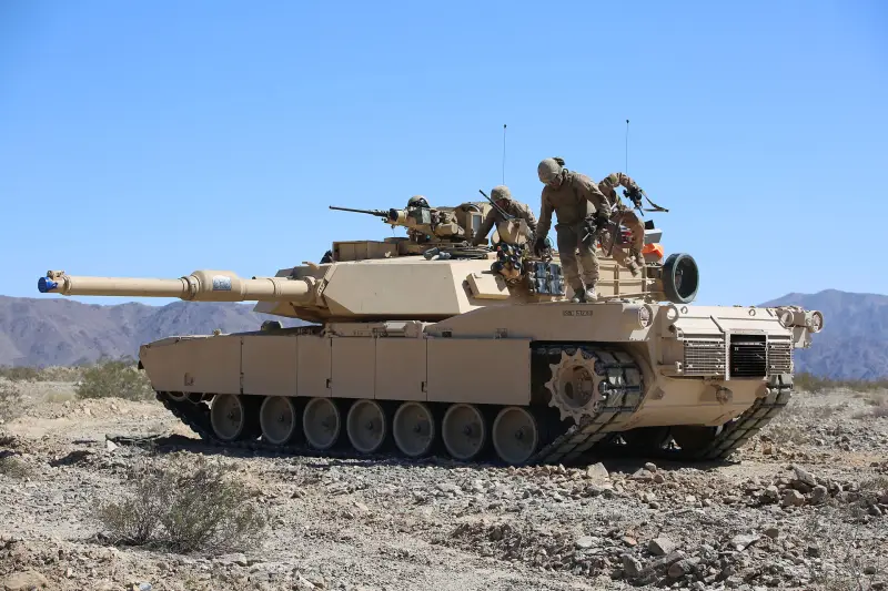 f8212fb957_integrated_task_force_tank_platoon_begins_mcotea_assessment_150307-m-zm882-137.webp