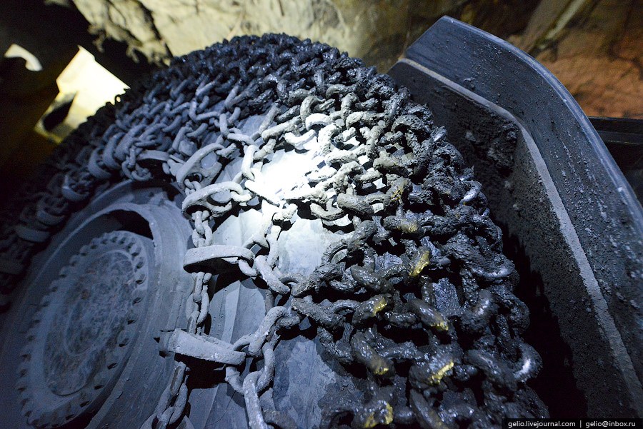 Переднее колесо погрузо-доставочной машины Переднее колесо погрузо-доставочной машины