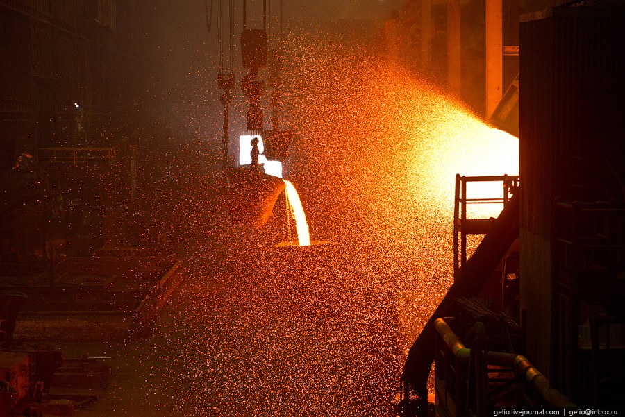 Надеждинский металлургический завод им. Б.И. Колесникова. Именно сюда поступает добытая и обогащенная руда Надеждинский металлургический завод им. Б.И. Колесникова. Именно сюда поступает добытая и обогащенная руда