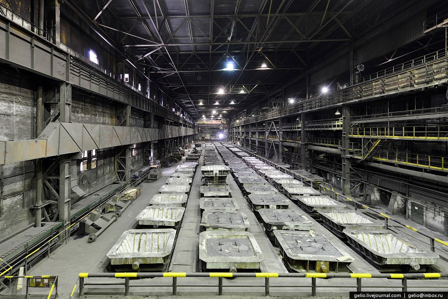 Цех розлива файнштейна в изложницы Цех розлива файнштейна в изложницы