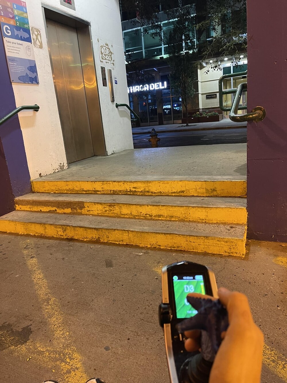 9. Я в инвалидном кресле, а это единственный лифт 9. Я в инвалидном кресле, а это единственный лифт