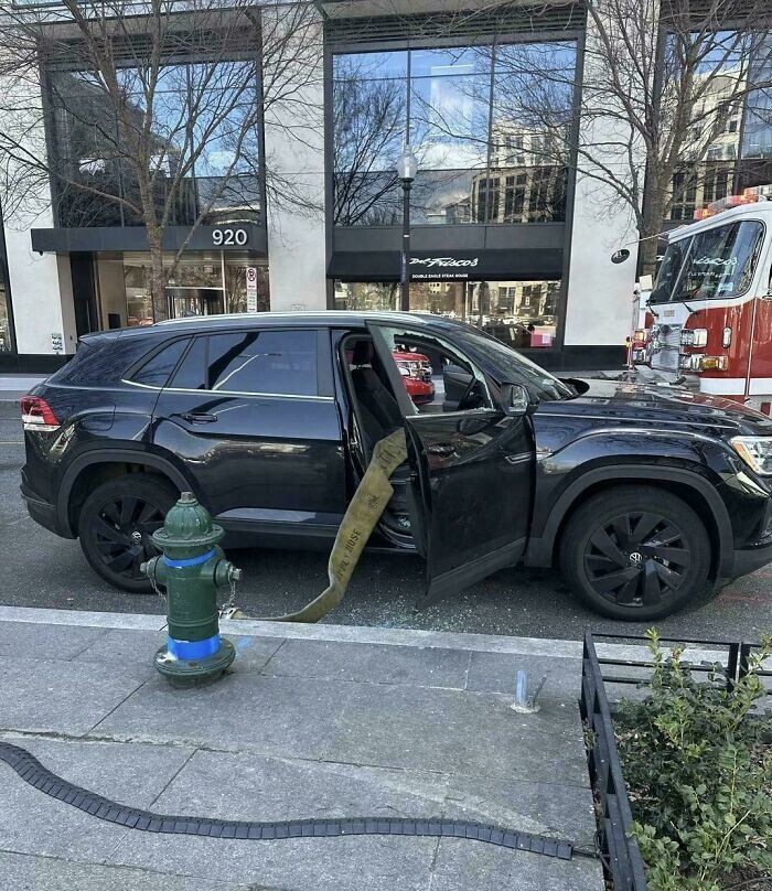 8. Предупреждали не парковаться рядом с пожарным гидрантом 8. Предупреждали не парковаться рядом с пожарным гидрантом