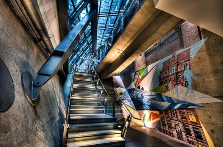 Монреаль: подземный город RÉSO. Вход в подземный город Reso. Фото.