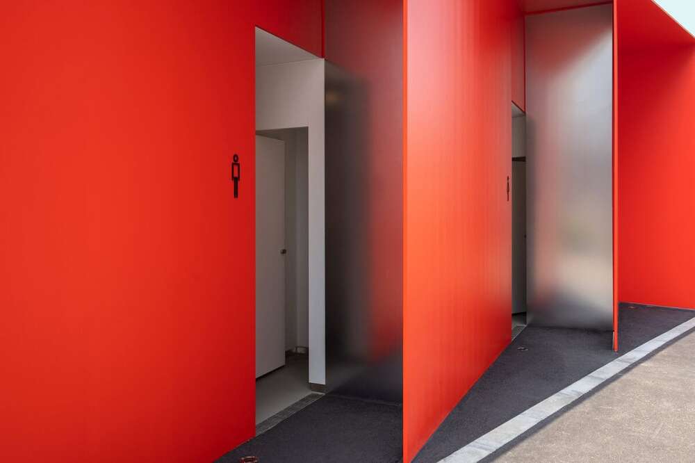 10 общественных туалетов в Токио, которые выглядят как арт-объекты