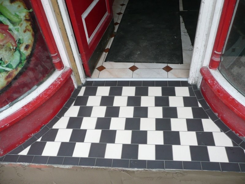 17. Похоже, что эта плитка издевается 17. Похоже, что эта плитка издевается