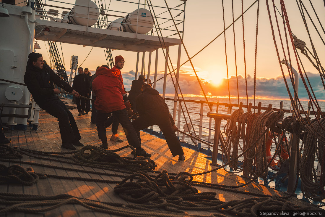 парусник мир