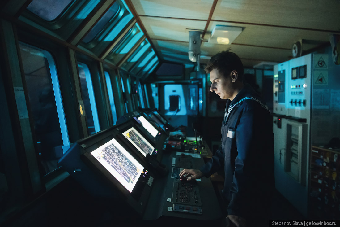 парусник мир, вахта, мостик