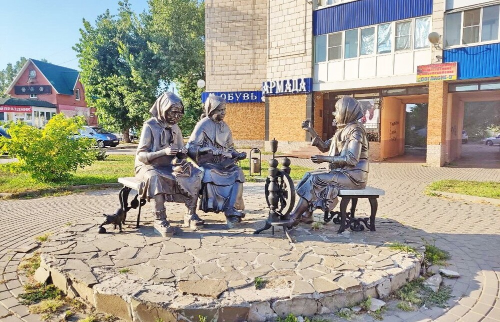 Скульптурная композиция "Рукодельницы" Скульптурная композиция "Рукодельницы"