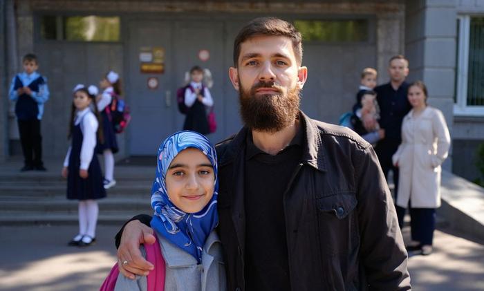 В Нижневартовске недовольным запретом на хиджабы родителям напомнили про домашнее обучение