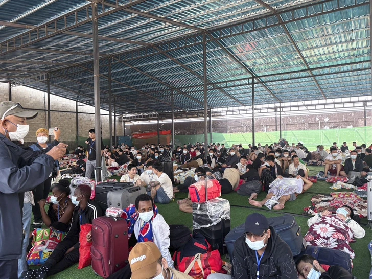 Люди, спасенные из рабства в Мьянме, февраль 2025 года | Источник: Legion Media