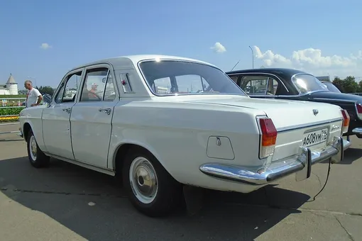 «Где тут что?!» Необычные фишки салона «Волги», которые удивят водителя 21 века