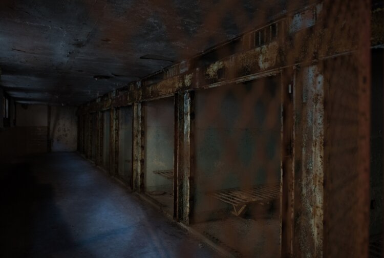 Самые жуткие пытки Восточной тюрьмы. Тюремный блок для смертников. Источник изображения: wikimedia.org. Самые жуткие пытки Восточной тюрьмы. Тюремный блок для смертников. Источник изображения: wikimedia.org. Фото.