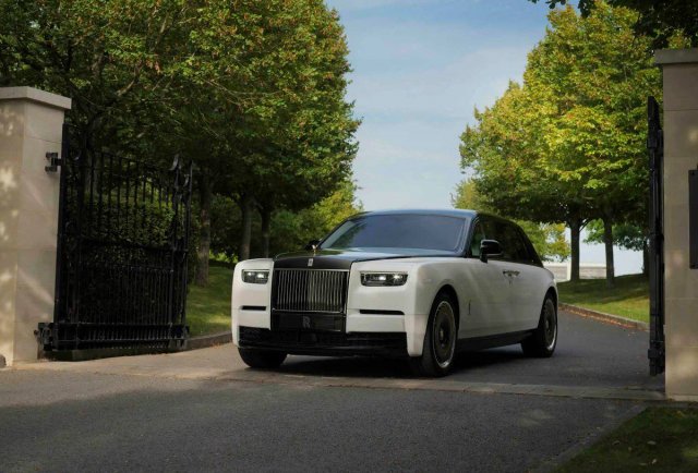 Лимитированный Phantom Centenary Rollce-Royce всего в 25 экземплярах