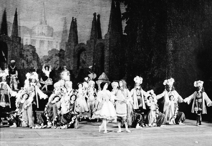 Сцена из показанного в программе «Русских сезонов» балета «Сильфиды» на музыку Фридерика Шопена. 1909 год | Источник: BRIDGEMAN IMAGES / FOTODOM