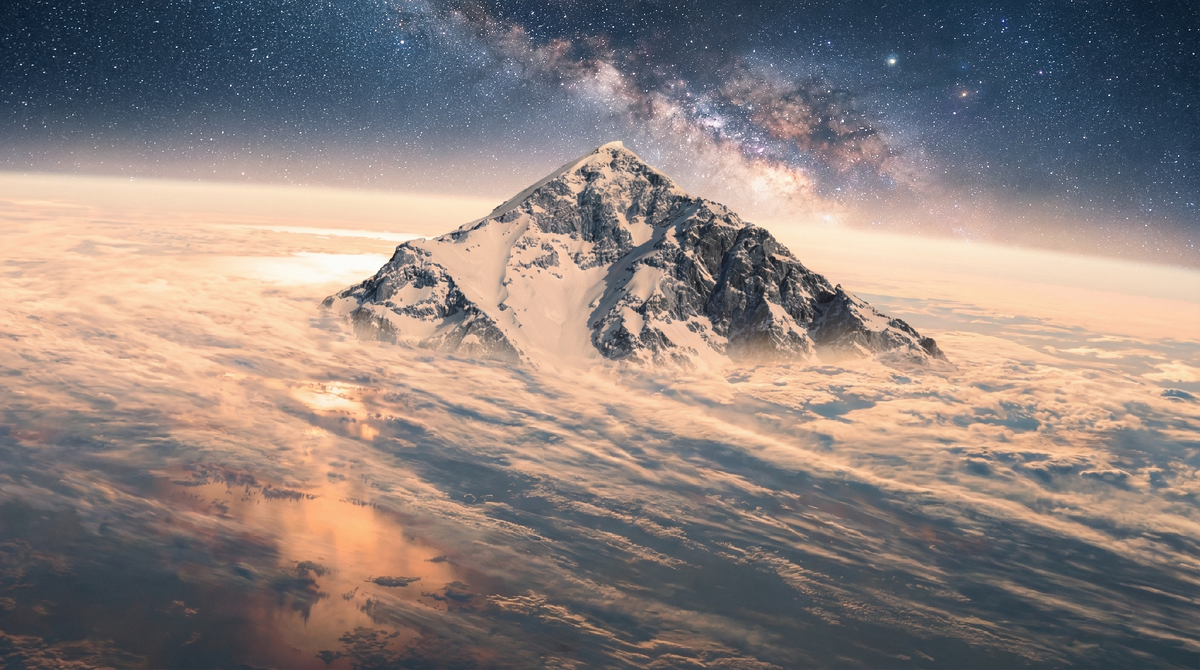 Иллюстрация. Эверест, конечно, виден из космоса - но не так явно