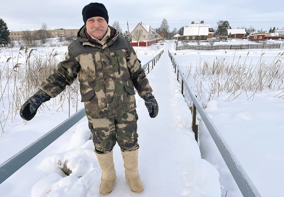 Николай Соколов сам построил мост в посёлке Непотягово Вологодской области.