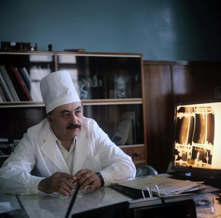 Доктор медицинских наук, заслуженный врач РСФСР Гавриил Абрамович Илизаров Доктор медицинских наук, заслуженный врач РСФСР Гавриил Абрамович Илизаров