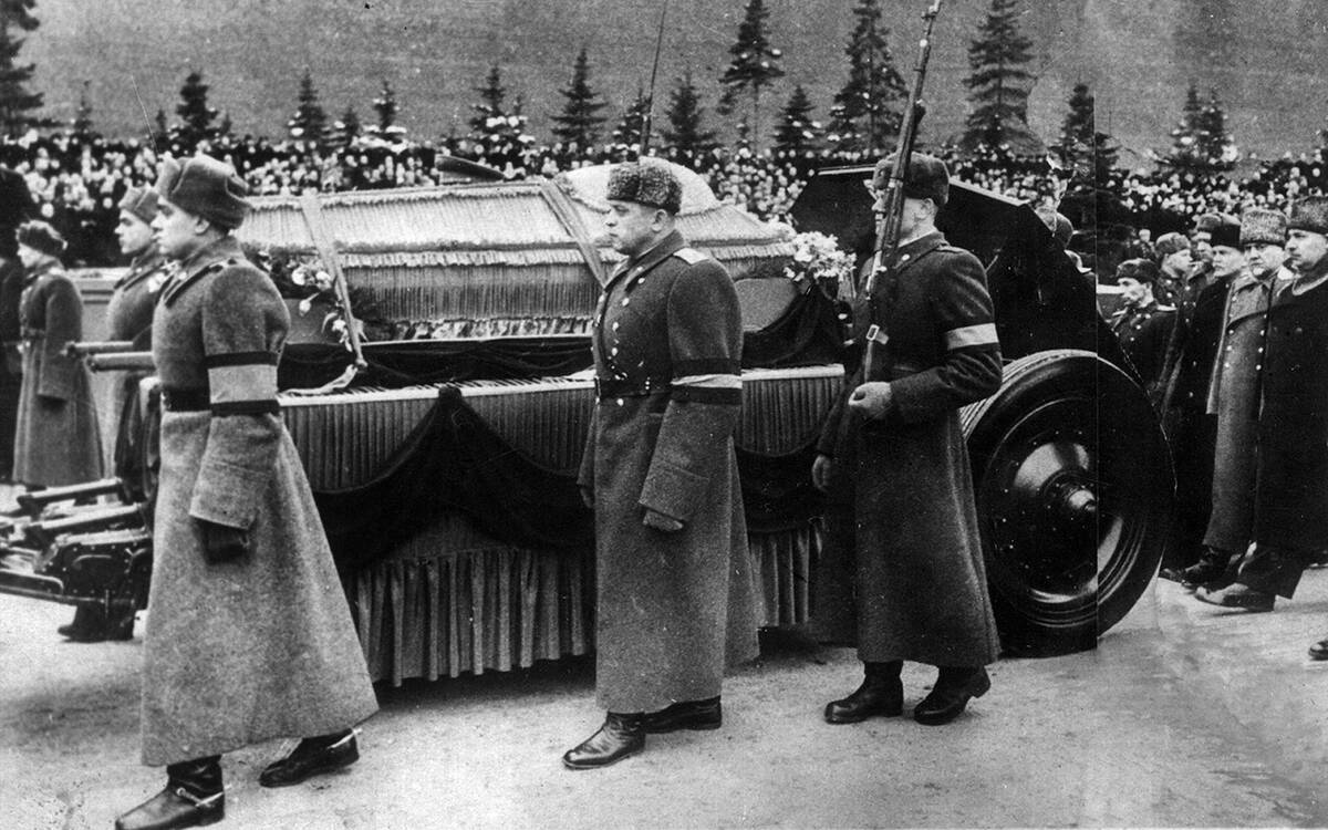 Перезахоронение Сталина из мавзолея