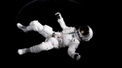 Астронавты NASA не могут вернуться на Землю и даже выйти в открытый космос: кто их спасет?