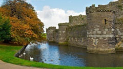 Гениальная ловушка: Зачем на самом деле рыли гигантские рвы вокруг замков