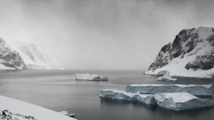 Почему Арктика теплее Антарктики?