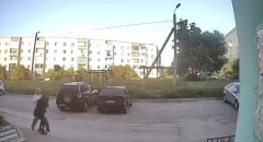 В Башкортостане зумер избивал свою девушку, но это заметил живущий рядом мужчина и вот, что из этого вышло…